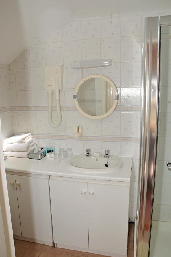 Cloneen House Bed & Breakfast Tramore Oda fotoğraf