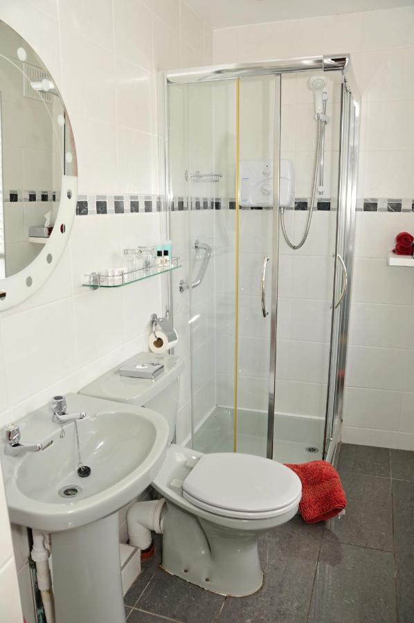 Cloneen House Bed & Breakfast Tramore Oda fotoğraf